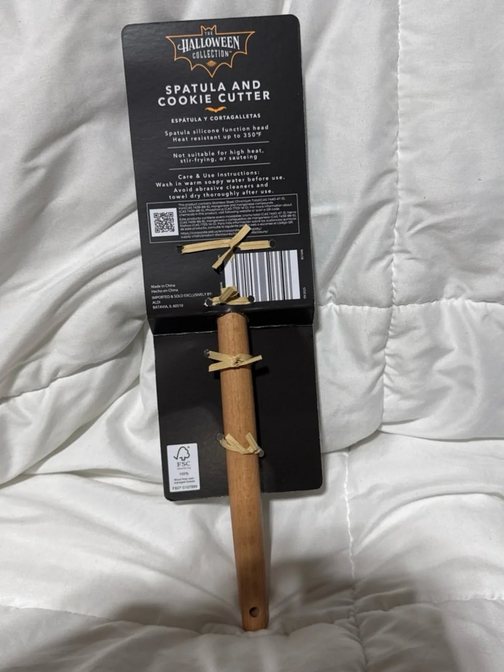 NWT Crofton Halloween Spider Web Spatula and Cookie Cutter